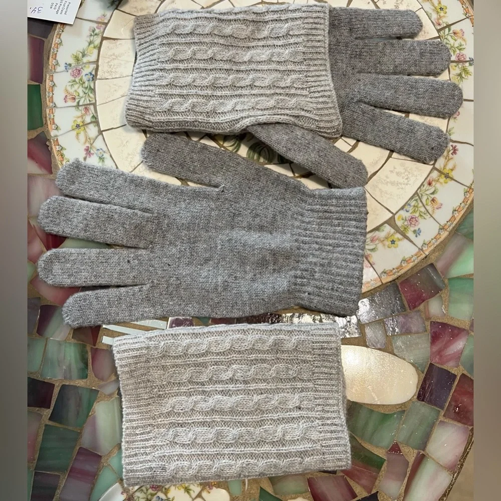 N/A grey knitted